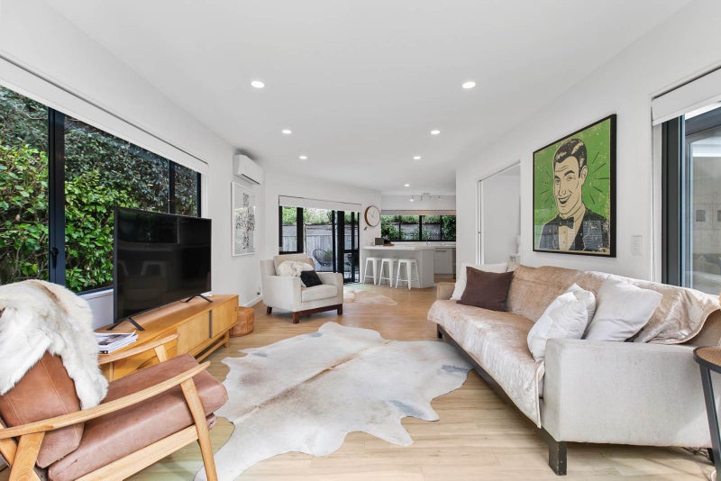 12A Atarangi Road, Greenlane, Auckland - Carousel 2