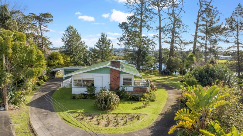 34 Pandora Place, Pakuranga, Auckland - Carousel 1