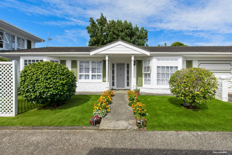 2/5 Waterloo Road, Milford, Auckland - Carousel 2