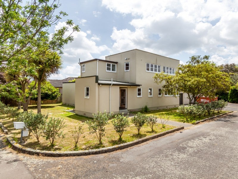 40 Savage Crescent, West End, Palmerston North - Carousel 23