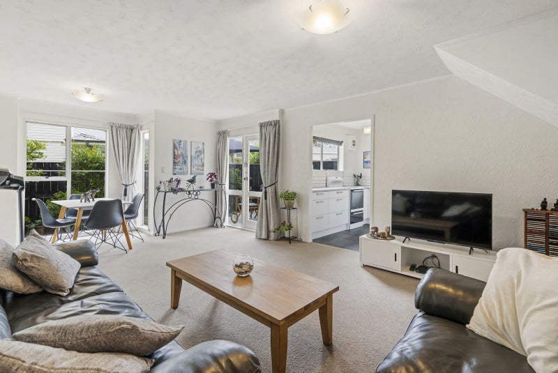 3/30 Stokes Valley RD, Stokes Valley, Lower Hutt - Carousel 2