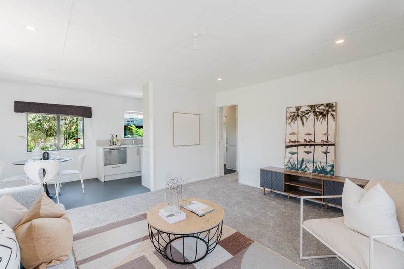 32 Lansdowne Crescent, Glenview, Hamilton - Carousel 2