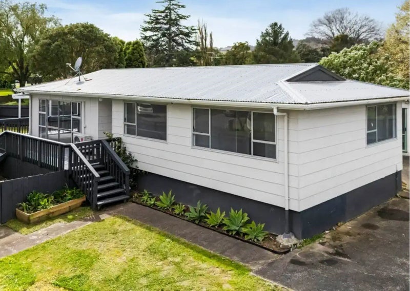 14 Chantal Place, Red Hill, Papakura - Carousel 2