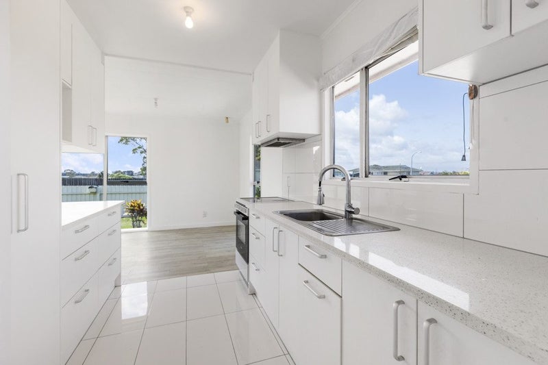 52 Garus Avenue, Mangere East, Auckland - Carousel 1