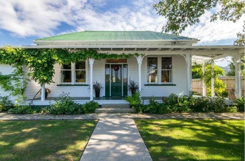 8 Cook Street, Havelock - Carousel 1