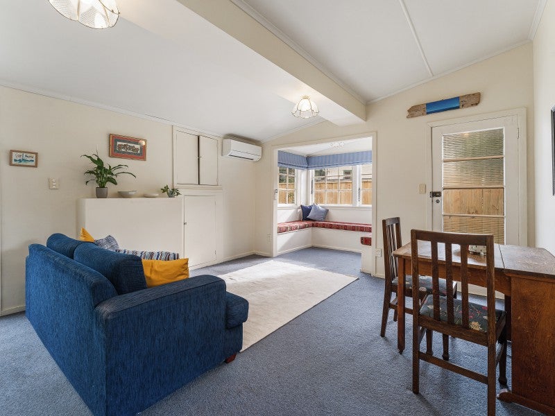 8A Robertson Road, Paekakariki - Carousel 2