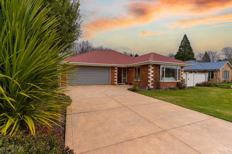 5 Henridge Place, Avonhead, Christchurch - Carousel 2