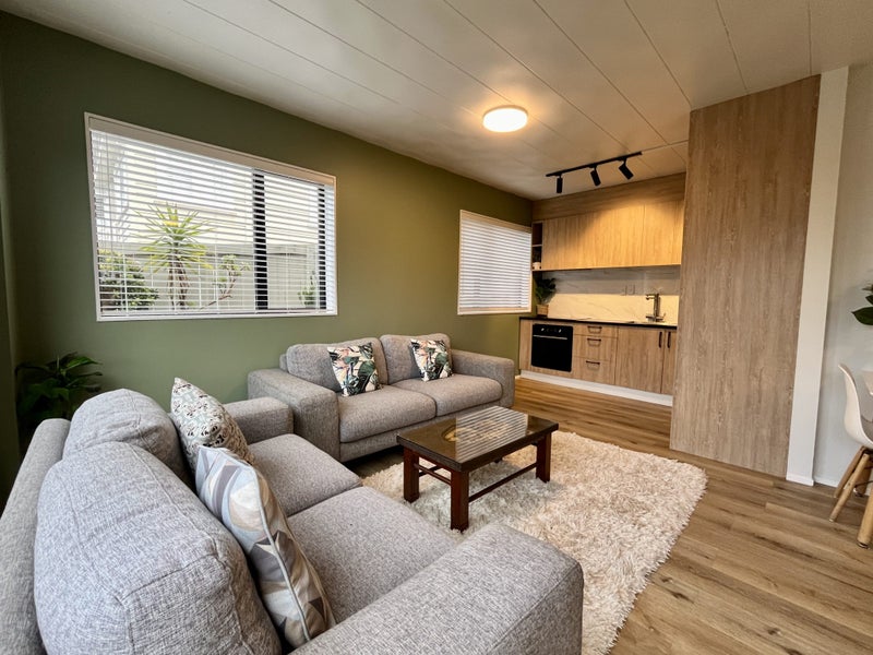 7 Highland Road, Mount Albert, Auckland - Carousel 1