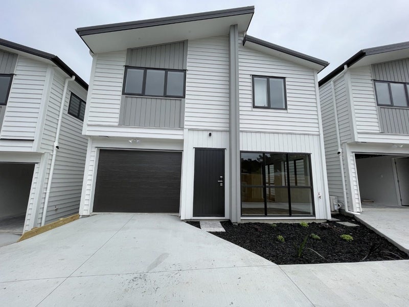 11B Regency Place, Sunnynook, Auckland - Carousel 1