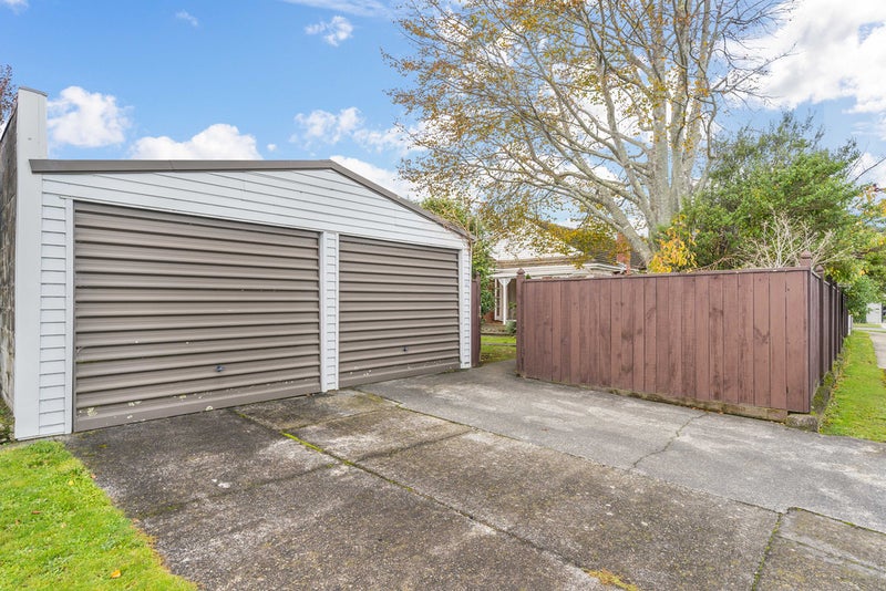 1 York Avenue, Heretaunga, Upper Hutt - Carousel 17