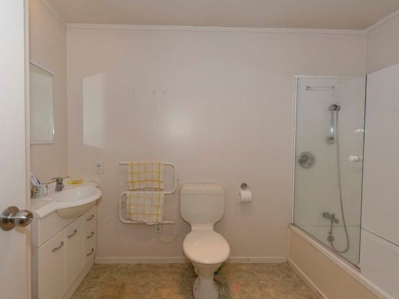 57 Kona Crescent, Henderson, Auckland - Carousel 14