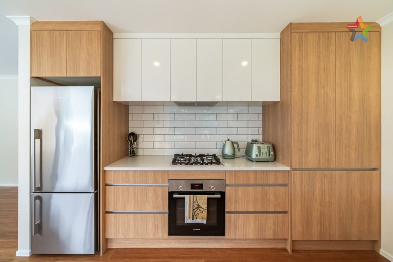 8 Richard Sadleir Way, Belmont, Lower Hutt - Carousel 2