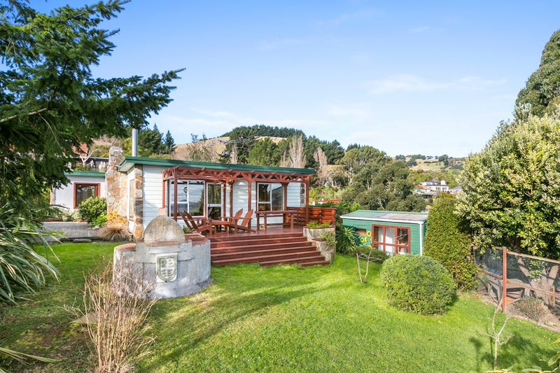 26 Porterfield Street, Macandrew Bay, Dunedin - Carousel 1