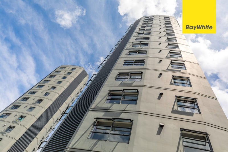 8H/30 Symonds Street, Grafton, Auckland - Carousel 1