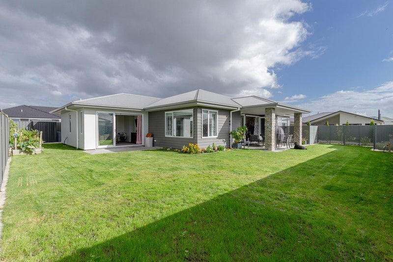 12 Young Place, Taradale, Napier - Carousel 1