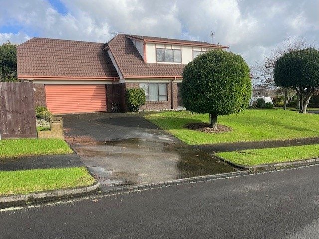 1 Kincraig Place, Highland Park, Auckland - Carousel 1