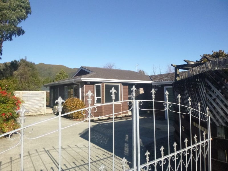 85A Cambridge TCE, WAIWHETU, LOWER HUTT - Carousel 1