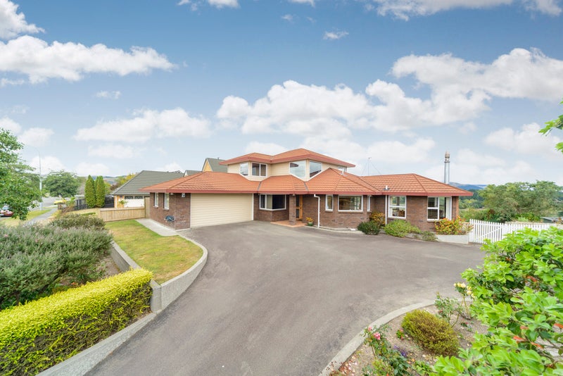 78 Pacific Drive, Fitzherbert, Palmerston North - Carousel 1