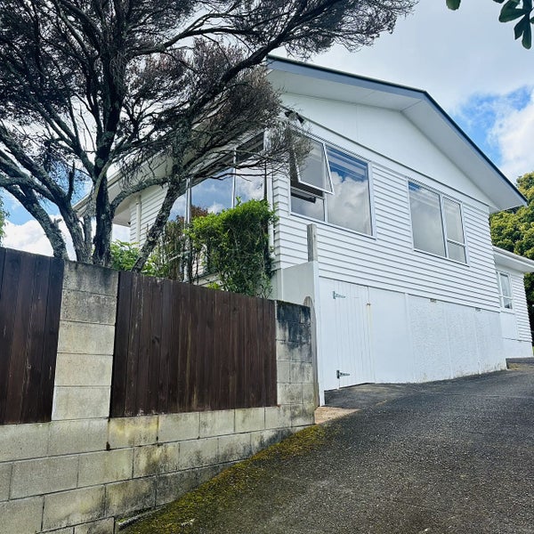 22 Segedin Place, Glenfield, Auckland - Carousel 2