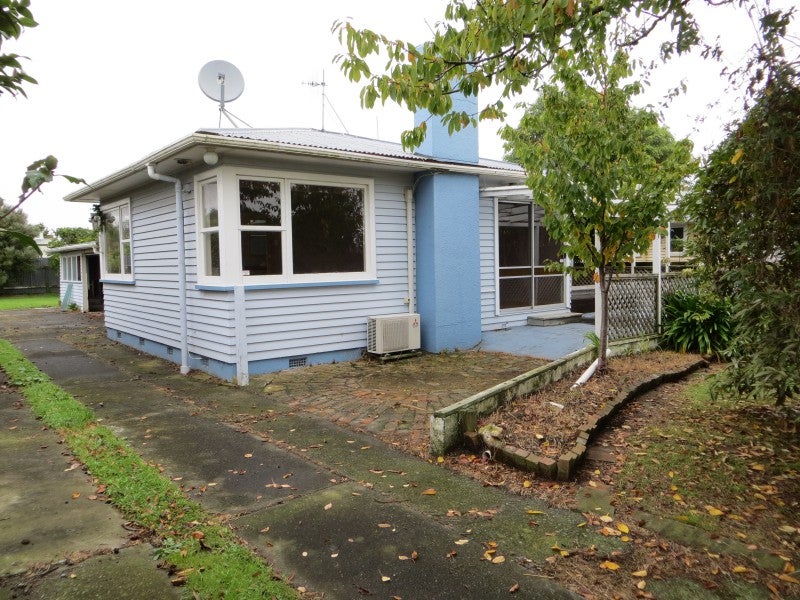 40 Benmore Avenue, Cloverlea, Palmerston North - Carousel 1