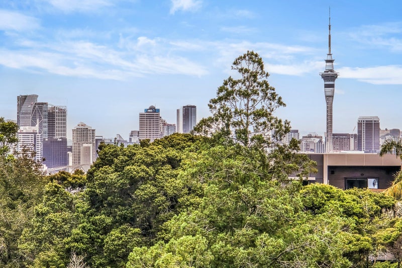 2/81 Birkenhead Avenue, Birkenhead, Auckland - Carousel 1