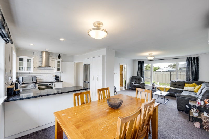 37 Merton Crescent, Pirimai, Napier - Carousel 1