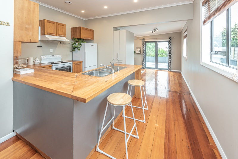 27 Caius Avenue, Gonville, Whanganui - Carousel 2