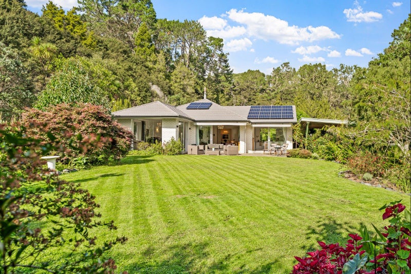 16 McCallum Drive, Sandspit, Warkworth - Carousel 1