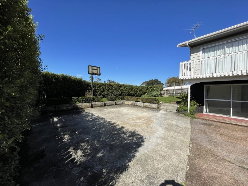 1 Beldon Place, Pakuranga Heights, Auckland - Carousel 1