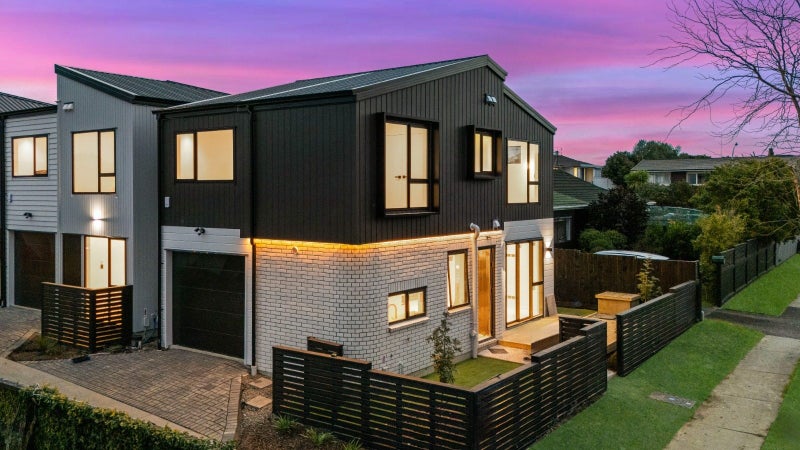 13 Kurnell Drive, Botany Downs, Auckland - Carousel 2