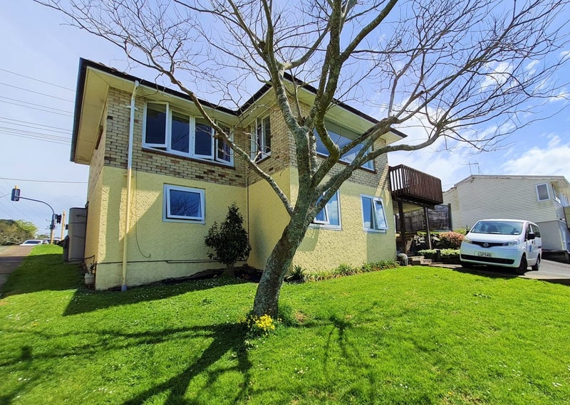 2/177 Glenfield Road, Hillcrest, Auckland - Carousel 2