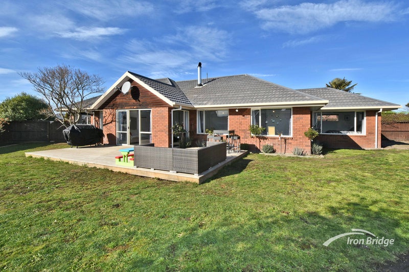 8 Parkwood Place, Parklands, Christchurch - Carousel 1
