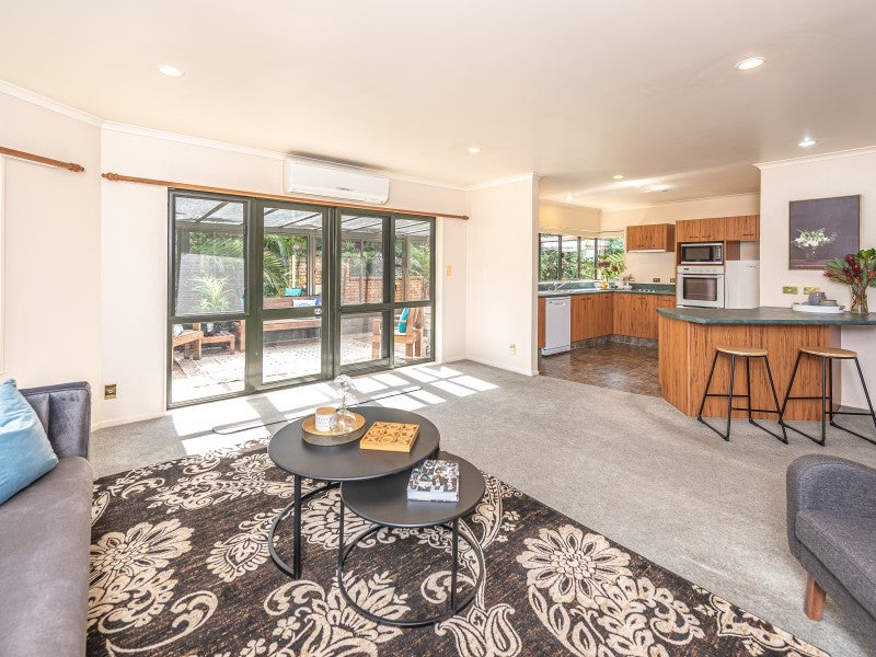 1 Diana Place, Otamatea, Whanganui - Carousel 2