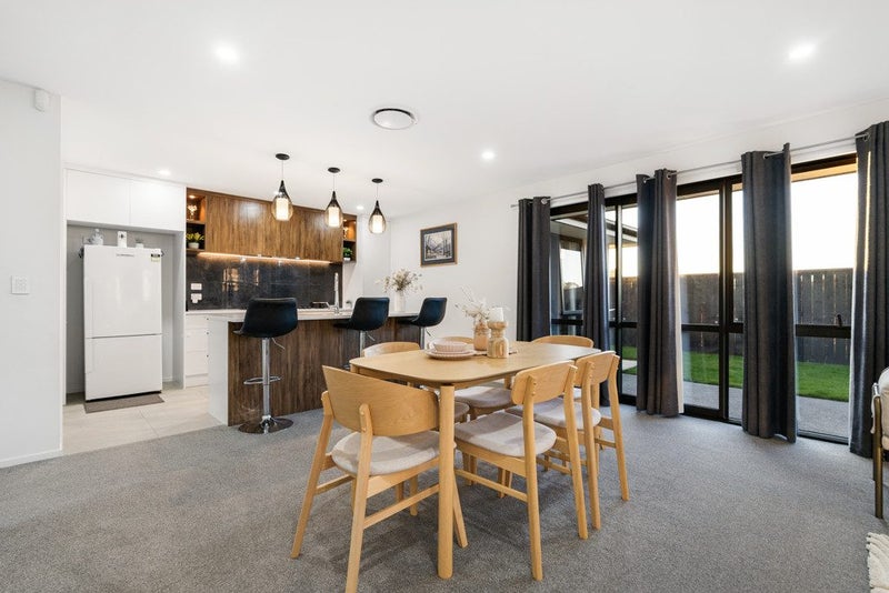 12 Twin Meadows Drive, Casebrook, Christchurch - Carousel 2