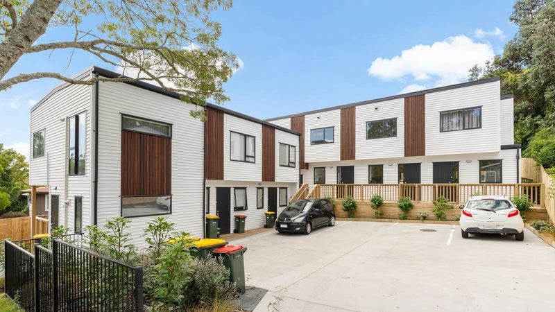 4/22 Takapu Street, Henderson, Auckland - Carousel 1