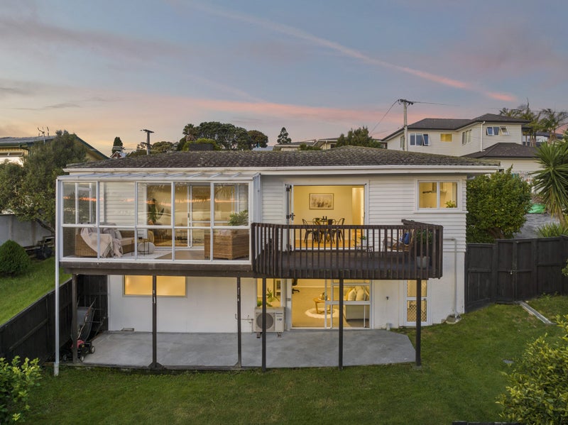 1/37 Sea Vista Avenue, Beach Haven, North Shore City - Carousel 2