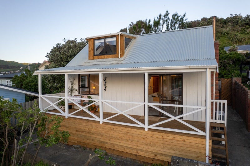 2B Happy Valley Road, Ōwhiro Bay, Wellington - Carousel 2