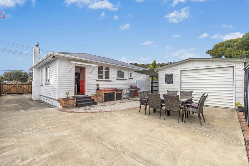 19 PARKERS Road, Tahunanui, NELSON - Carousel 1