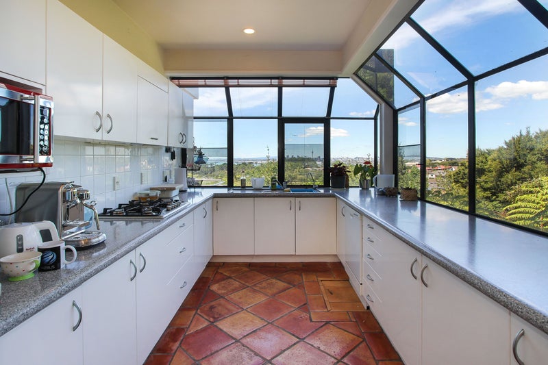 42 Onetaunga Road, Chatswood, Auckland - Carousel 1