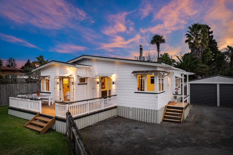 27 Lucinda Place, Glen Eden, Auckland - Carousel 2