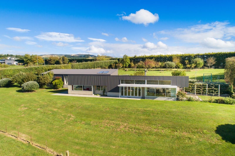 17 Oram Drive, Turitea, Palmerston North - Carousel 2