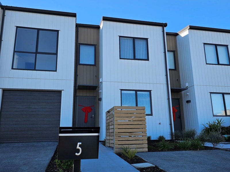5 Nga Pona Toru Road, Flat Bush, Auckland - Carousel 1