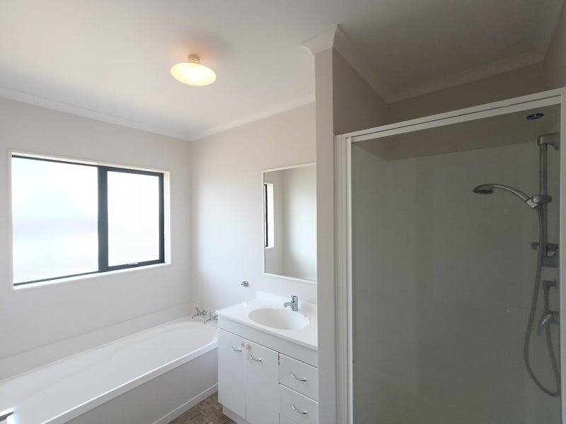 17 Charles Cross Street, Longburn, Palmerston North - Carousel 16