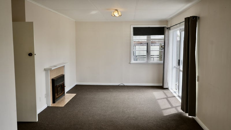 25 Manchester Street, Takaro, Palmerston North - Carousel 2