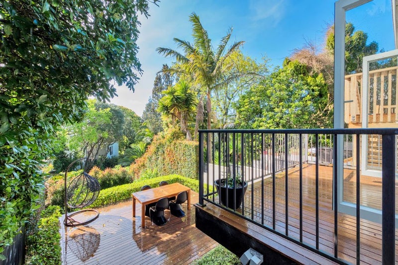 11D Cathedral Place, Parnell, Auckland - Carousel 2
