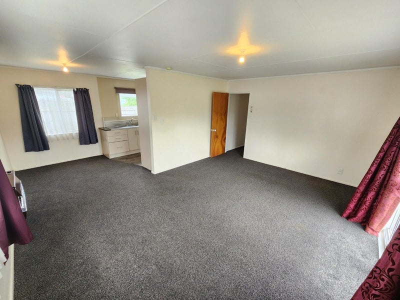 16A Aberdeen Avenue, Takaro, Palmerston North - Carousel 2