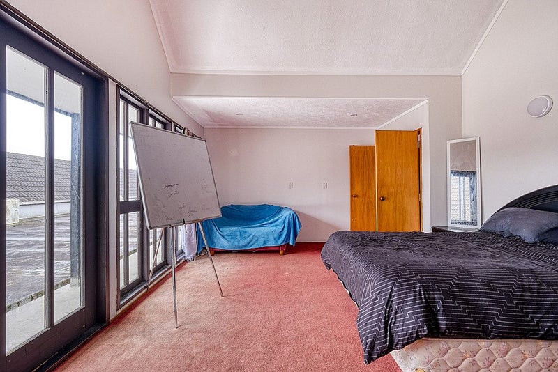 33 North Road, Papakura - Carousel 17