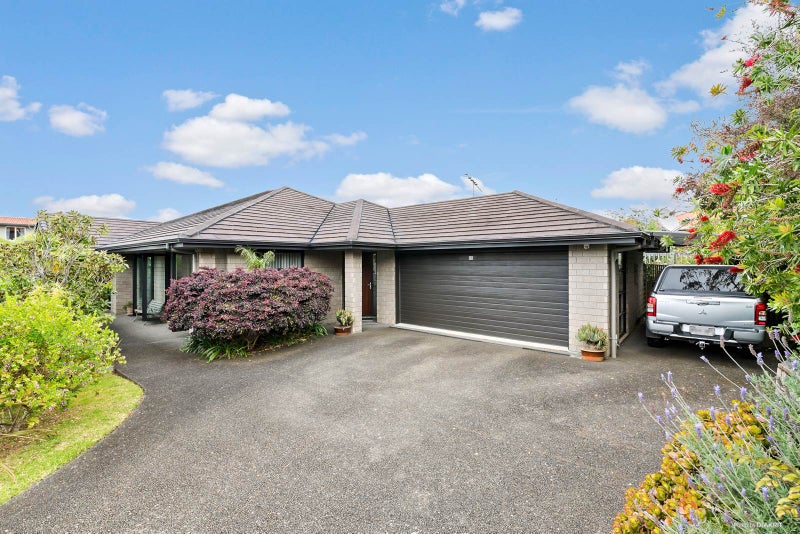 88 West Hoe Heights, Orewa, Orewa - Carousel 1