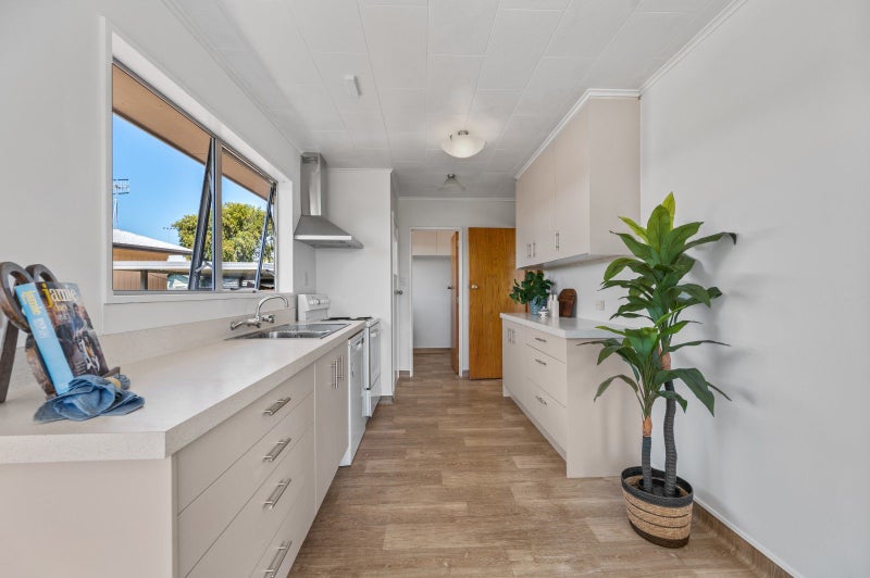 27 Southwark Avenue, Tamatea, Napier - Carousel 2