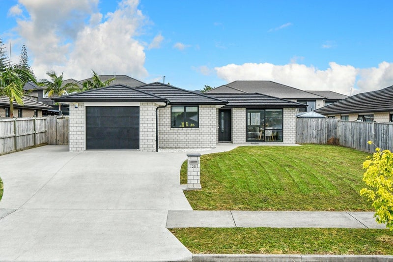 25 Lippiatt Crescent, POKENO - Carousel 1